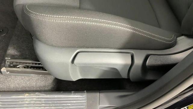 Photo of 2025 Black Nissan Rogue