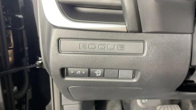 Photo of 2025 Black Nissan Rogue