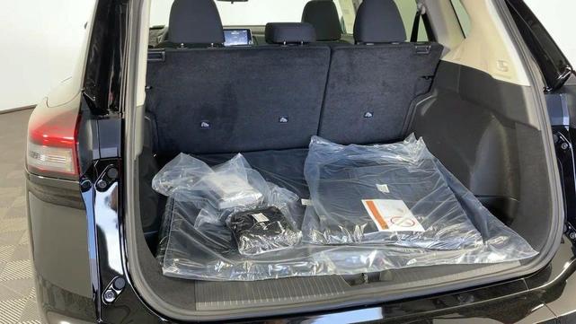 Photo of 2025 Black Nissan Rogue