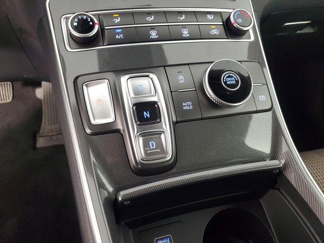 Photo of 2021 Quartz White Hyundai SANTA FE