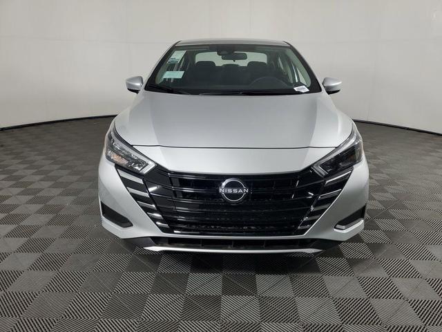 Photo of 2025 Brilliant Silver Metallic Nissan Versa