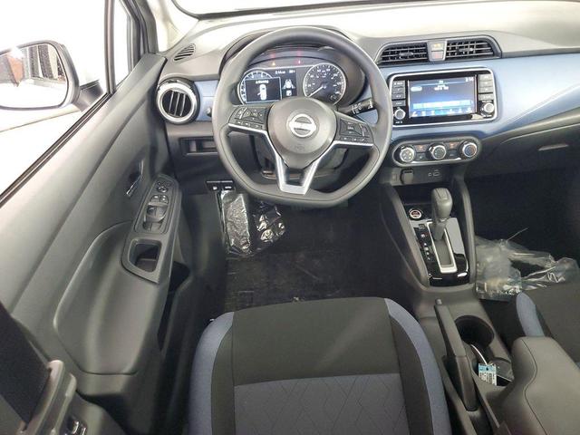 Photo of 2025 Brilliant Silver Metallic Nissan Versa