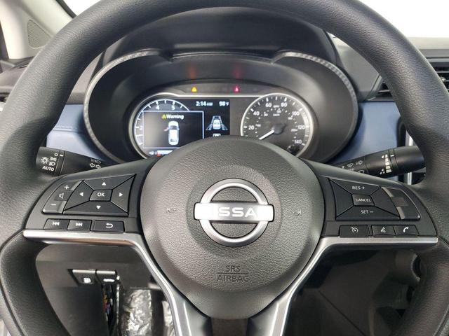 Photo of 2025 Brilliant Silver Metallic Nissan Versa