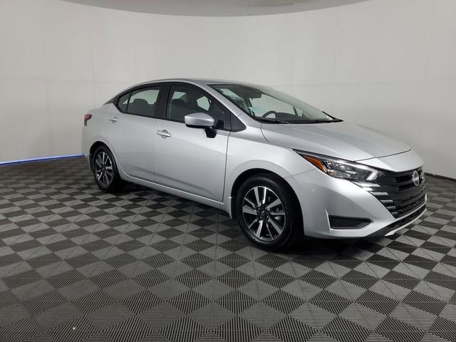 Photo of 2025 Brilliant Silver Metallic Nissan Versa