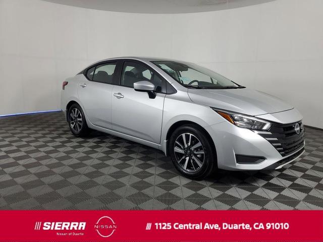 Photo of 2025 Brilliant Silver Metallic Nissan Versa