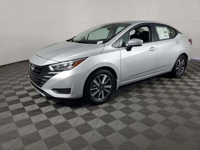 Photo of 2025 Brilliant Silver Metallic Nissan Versa