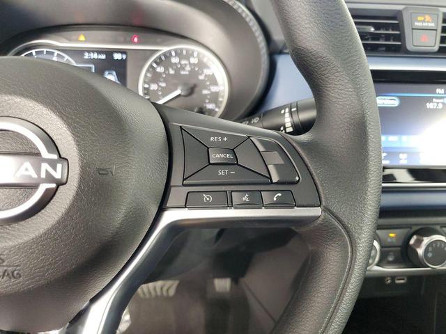 Photo of 2025 Brilliant Silver Metallic Nissan Versa