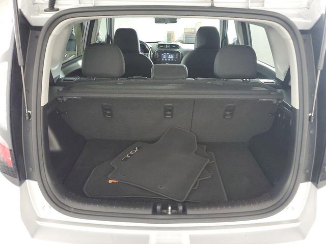 Photo of 2018 Bright Silver Kia Soul