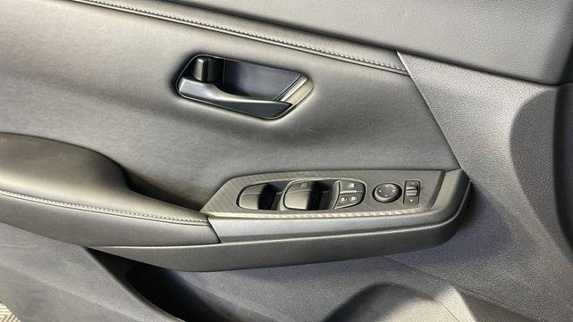 Photo of 2025 Black Nissan Sentra