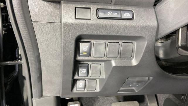 Photo of 2025 Black Nissan Frontier