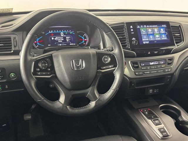 Photo of 2021 White Honda Pilot