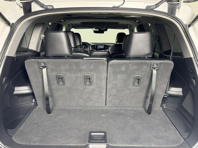 Photo of 2021 White Honda Pilot