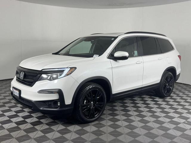 Photo of 2021 White Honda Pilot