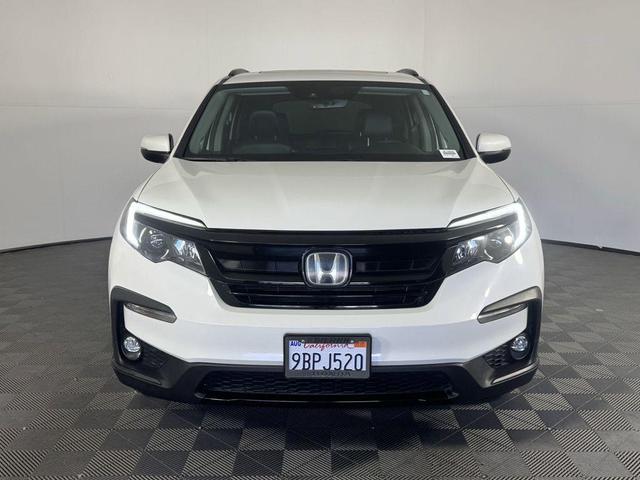 Photo of 2021 White Honda Pilot