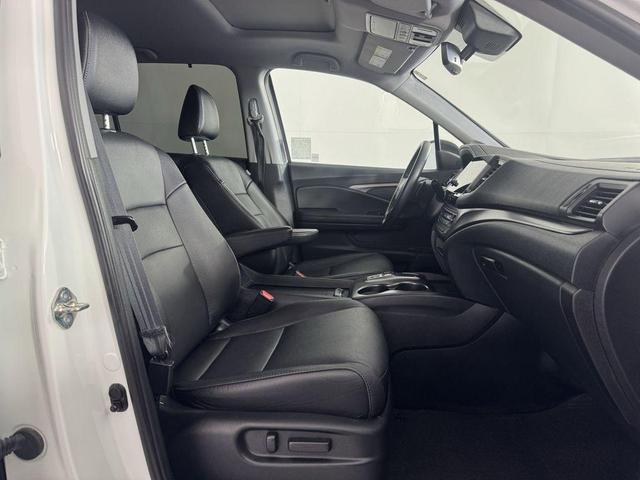 Photo of 2021 White Honda Pilot