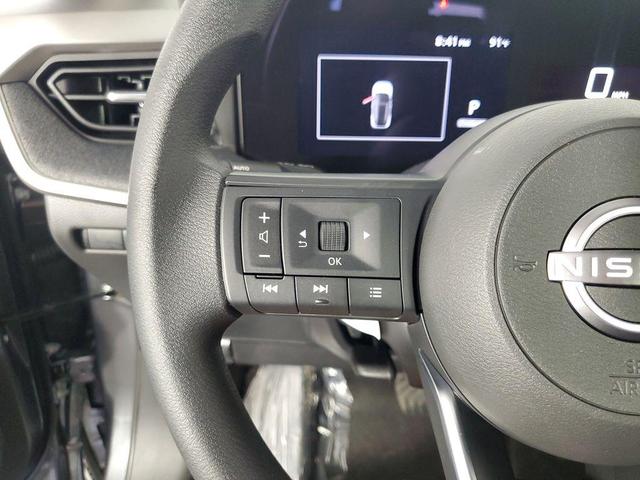 Photo of 2025 Gun Metallic Nissan Kicks