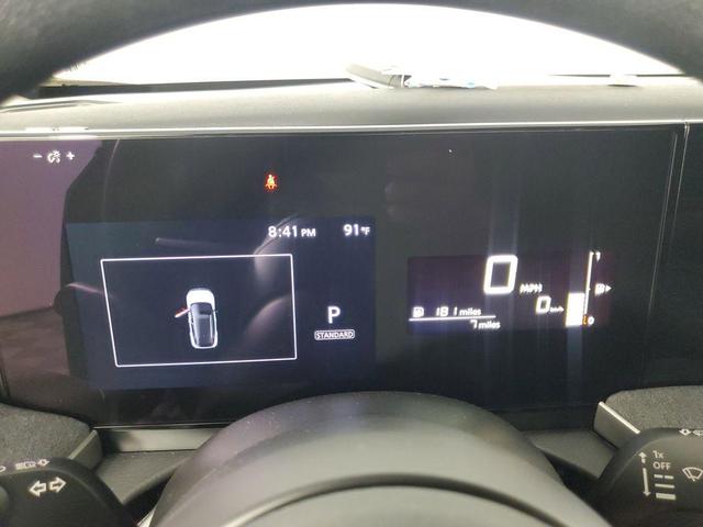 Photo of 2025 Gun Metallic Nissan Kicks