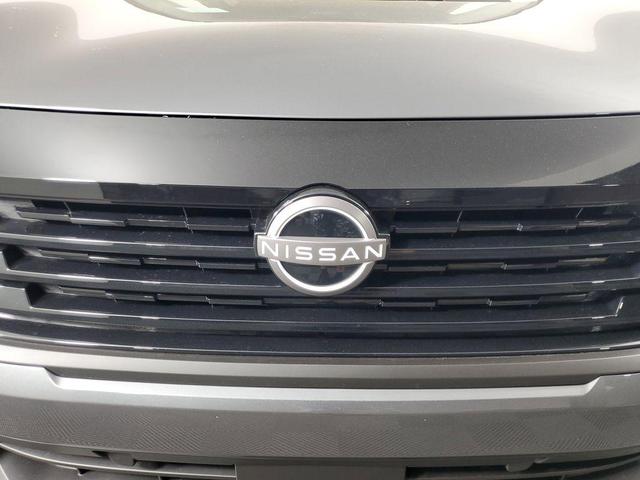 Photo of 2025 Gun Metallic Nissan Kicks