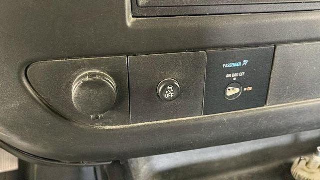 Photo of 2014 Summit White Chevrolet Express 2500