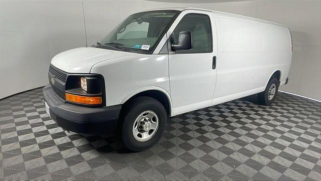 Photo of 2014 Summit White Chevrolet Express 2500