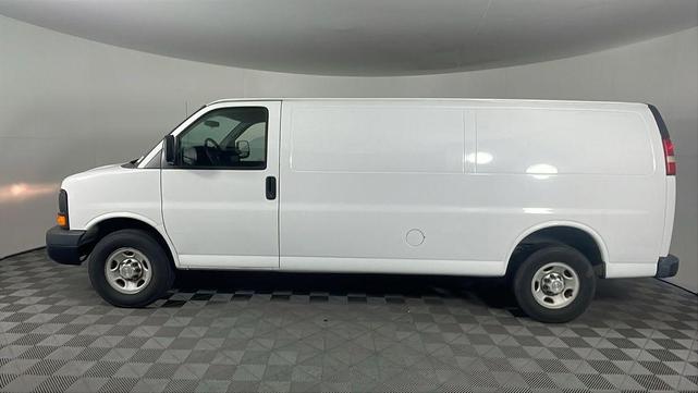 Photo of 2014 Summit White Chevrolet Express 2500