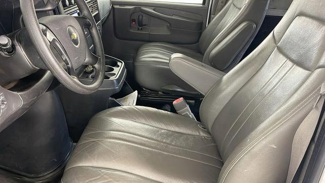 Photo of 2014 Summit White Chevrolet Express 2500