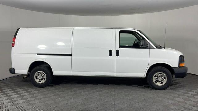 Photo of 2014 Summit White Chevrolet Express 2500