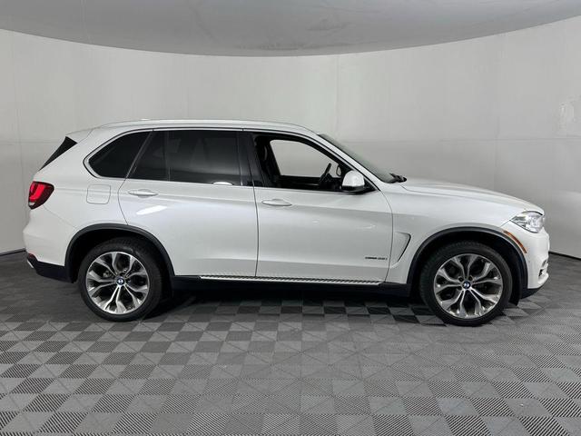 Photo of 2018 Mineral White Metallic BMW X5
