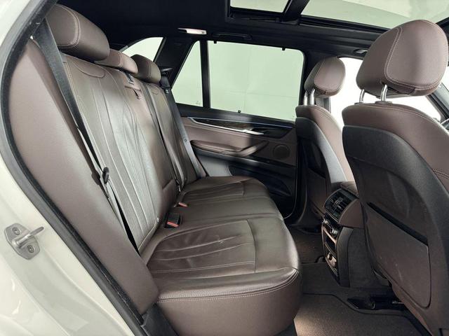 Photo of 2018 Mineral White Metallic BMW X5