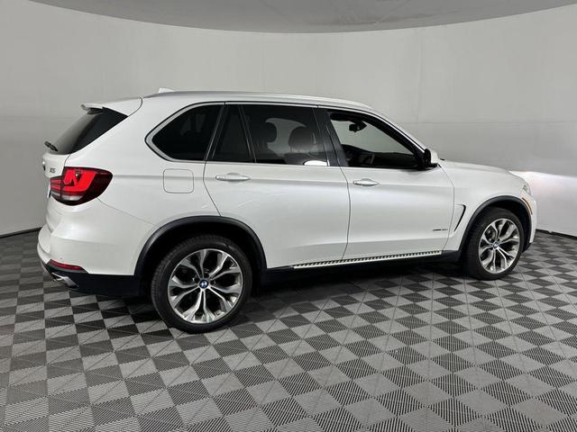 Photo of 2018 Mineral White Metallic BMW X5