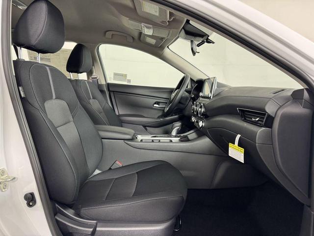 Photo of 2025 Cloud White Nissan Sentra