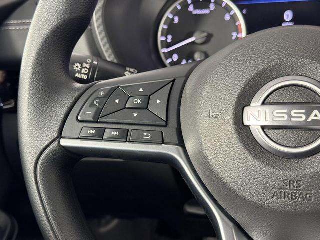 Photo of 2025 Cloud White Nissan Sentra