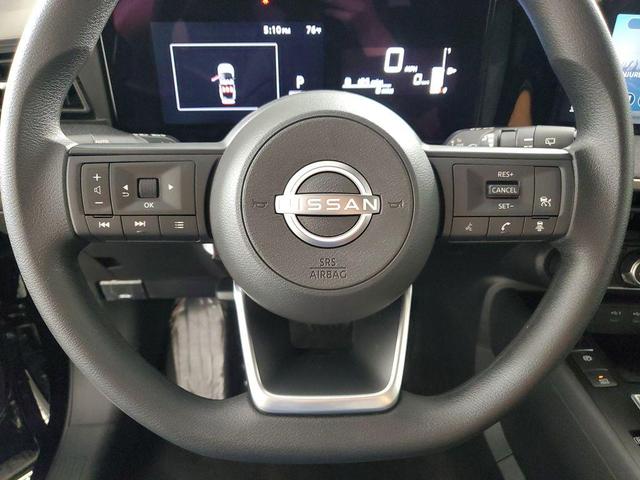 Photo of 2025 Super Black Nissan Kicks
