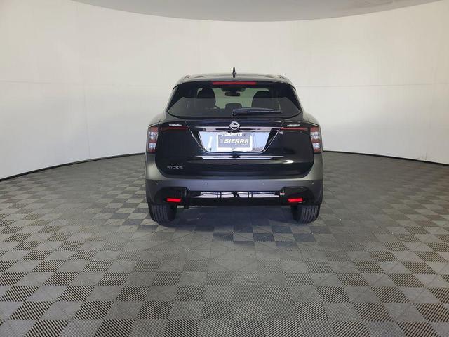 Photo of 2025 Super Black Nissan Kicks