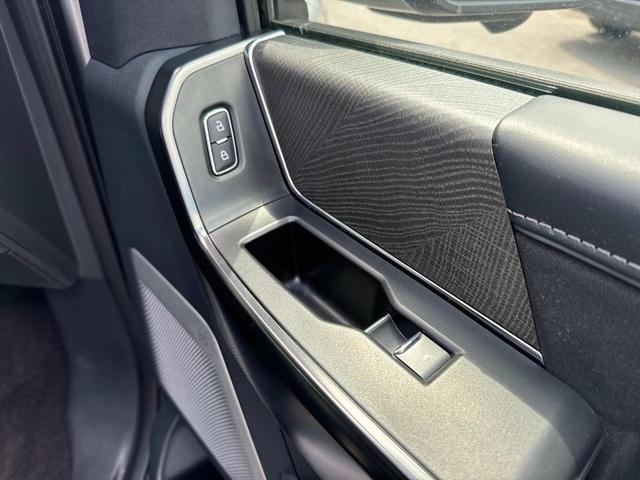 Photo of 2022 Iconic Silver Metallic Ford F-150