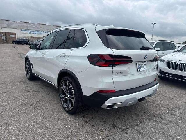 Photo of 2026 Alpine White BMW X5