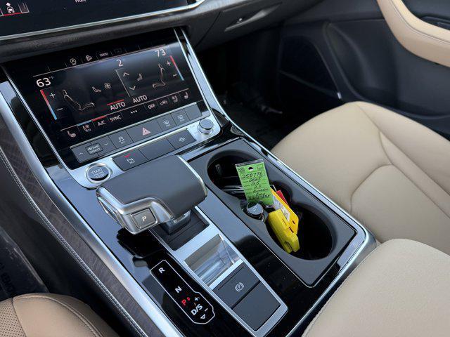 Photo of 2025 Glacier White Metallic Audi Q7