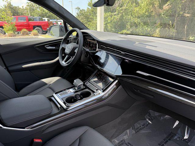 Photo of 2025 Waitomo Blue Metallic Audi Q7