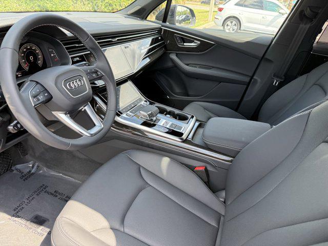 Photo of 2025 Waitomo Blue Metallic Audi Q7
