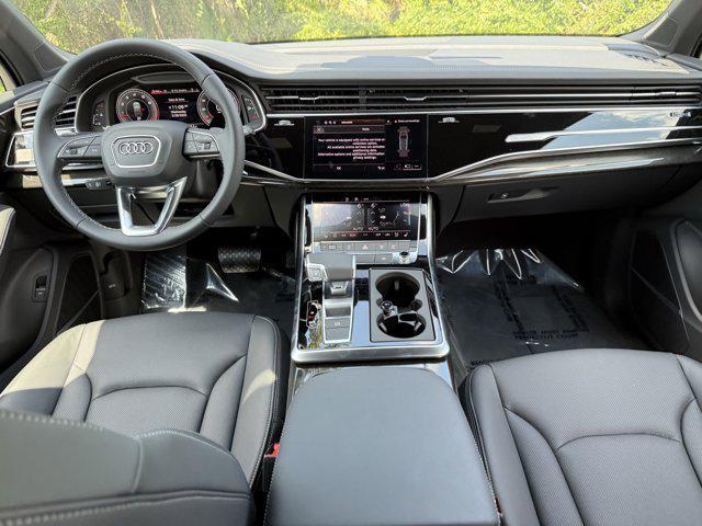 Photo of 2025 Waitomo Blue Metallic Audi Q7