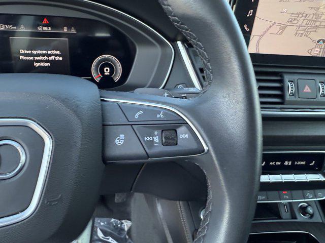 Photo of 2023 Mythos Black Metallic Audi Q5