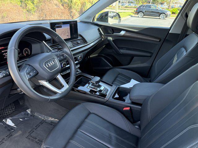 Photo of 2023 Mythos Black Metallic Audi Q5