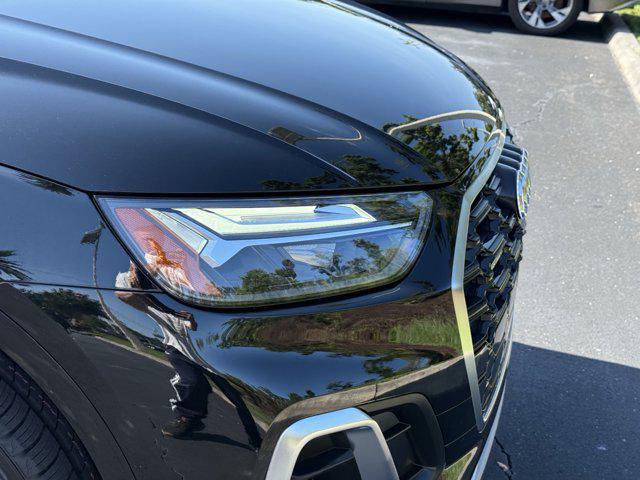 Photo of 2023 Mythos Black Metallic Audi Q5