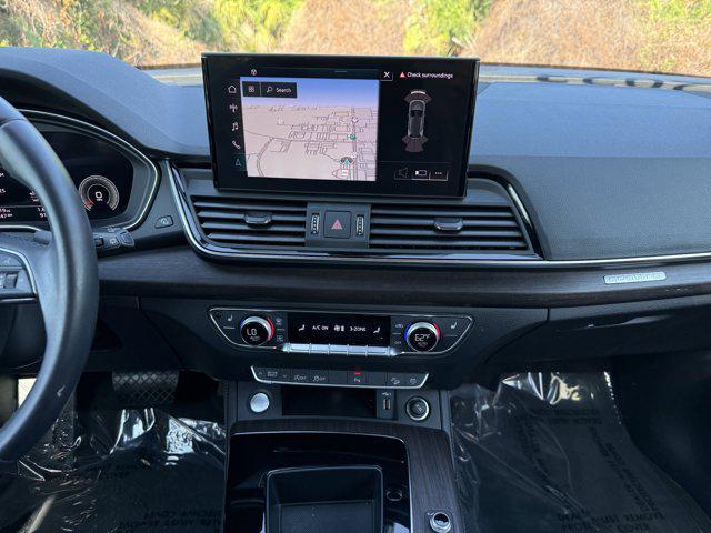 Photo of 2023 Mythos Black Metallic Audi Q5