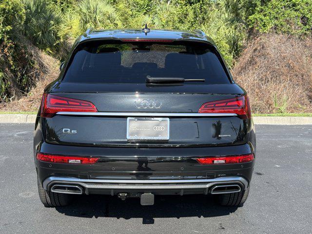Photo of 2023 Mythos Black Metallic Audi Q5