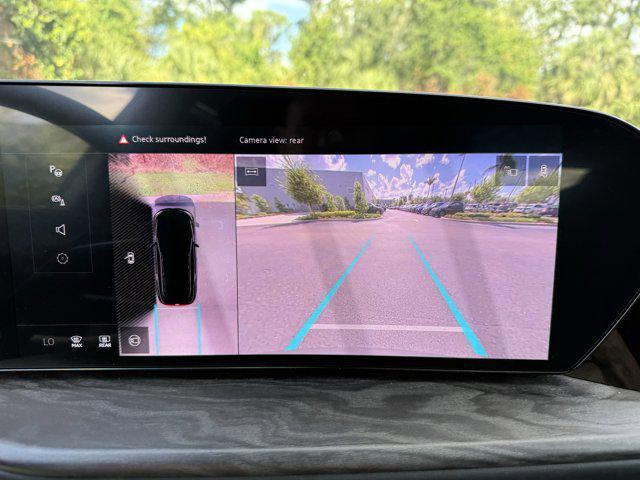 Photo of 2025 Tambora Gray Metallic Audi Q5