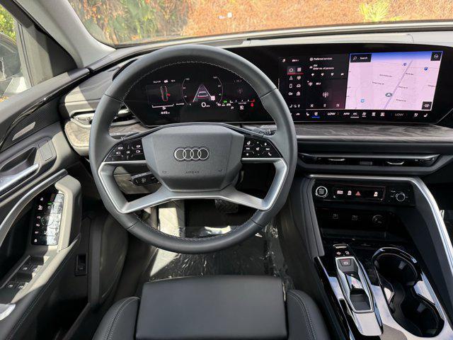 Photo of 2025 Tambora Gray Metallic Audi Q5