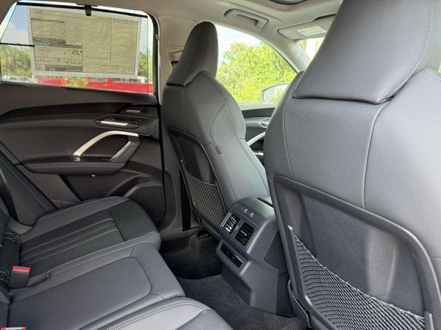 Photo of 2025 Tambora Gray Metallic Audi Q5