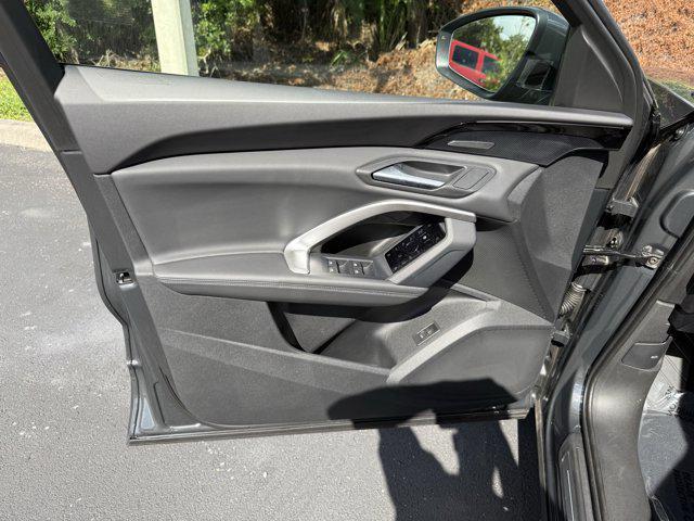 Photo of 2025 Tambora Gray Metallic Audi Q5