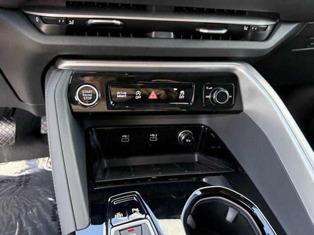 Photo of 2025 Tambora Gray Metallic Audi Q5